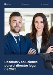 Dos abogados sonrientes de brazos cruzados. Portada del ebook de Bigle Legal para el director legal.