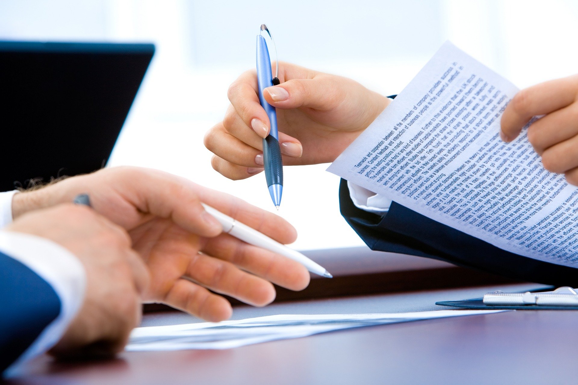 An appropriate contract management software can be the key to save time and avoid risks.